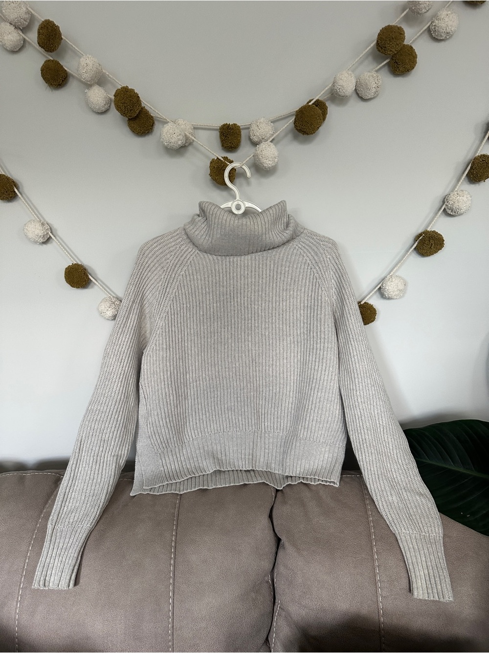 Aritzia 100% merino wool sweater